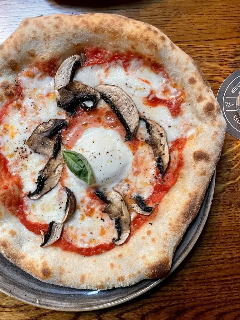 Janae_No. Twenty Three_Saltburn-by-the-Sea_recensione