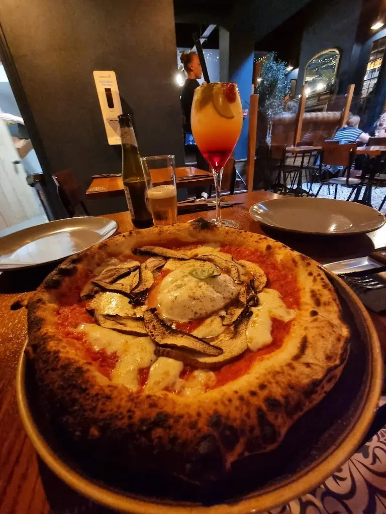 No. Twenty Three_Saltburn-by-the-Sea_slider_image_3