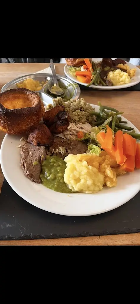 Jolly Sailor_Saltburn-by-the-Sea_slider_image_2