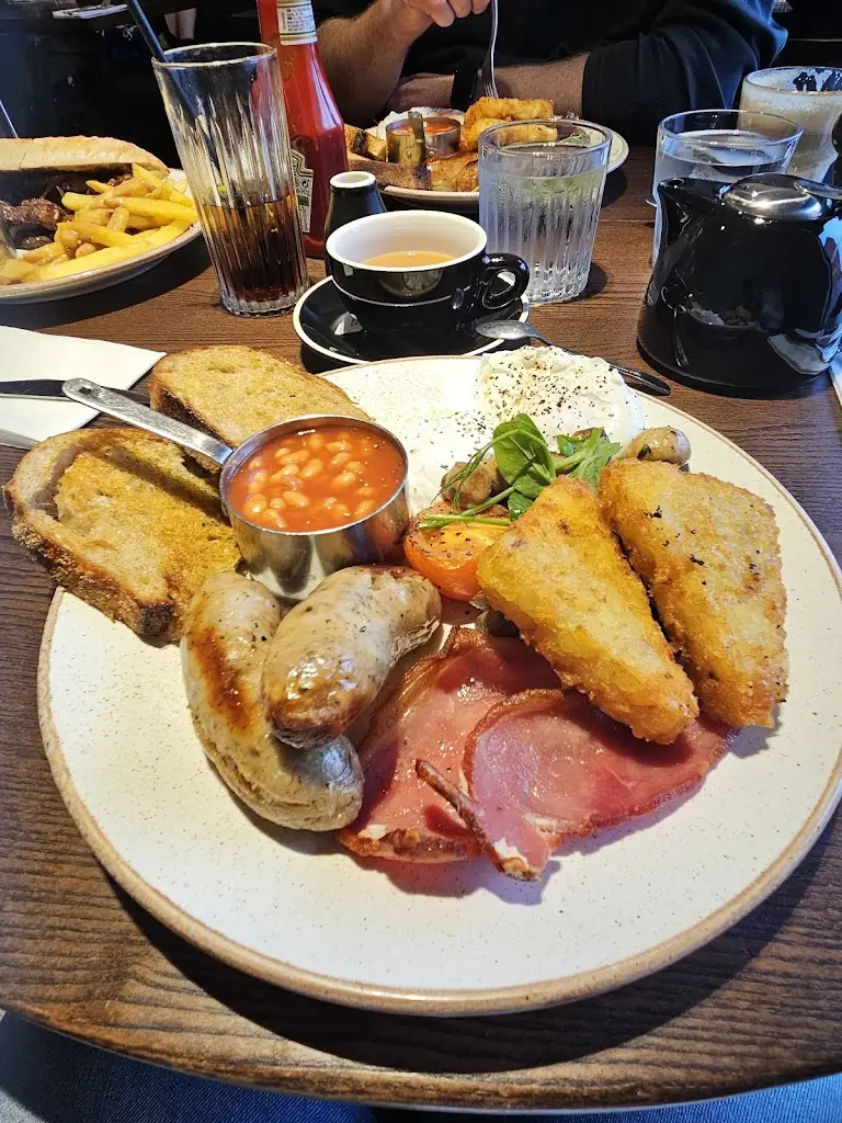 Nicole Borneuf - Callan_Noa Eatery_Royton_review
