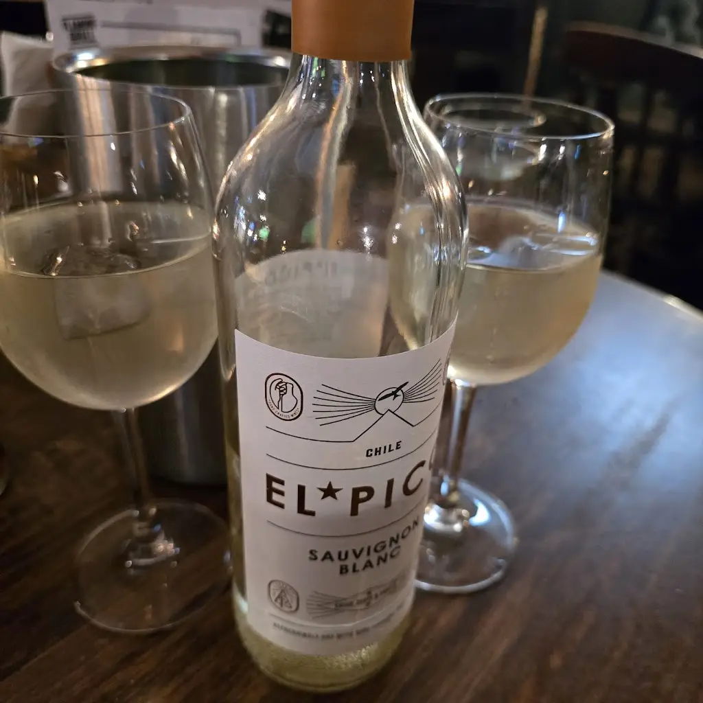 Joanne Rowe-Stone_Summit Inn_Royton_reseña