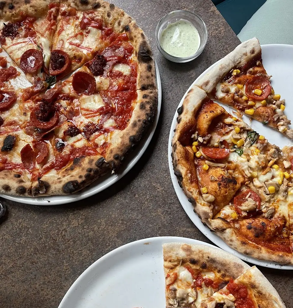 The Barclay Pizza & Prosecco_Royton_slider_image_3