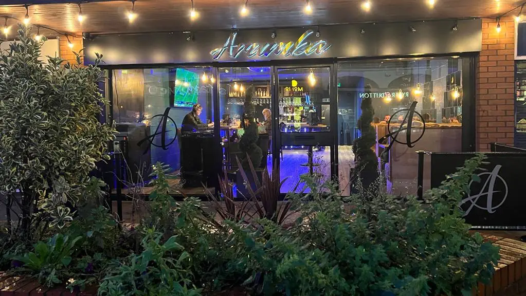 Arumba_Royton_slider_image_1