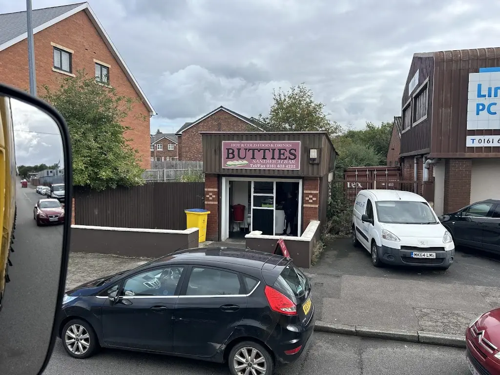 Bobby moore1958_Butties_Royton_review