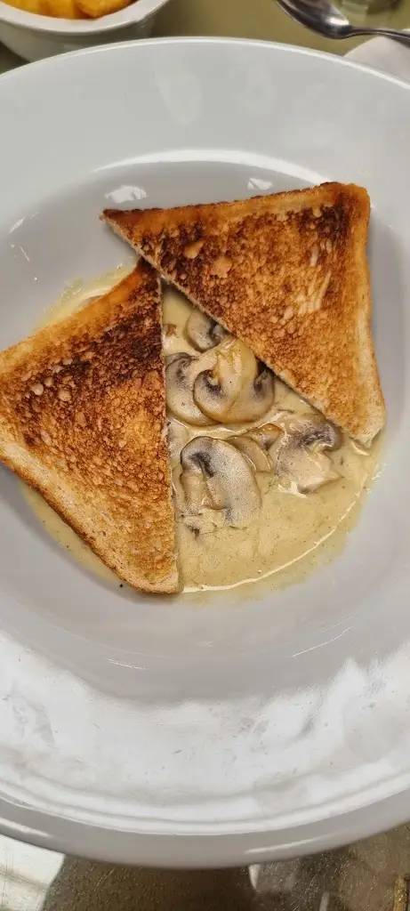 Stuart Coulson_The Roast Garden Cafe_Royton_review