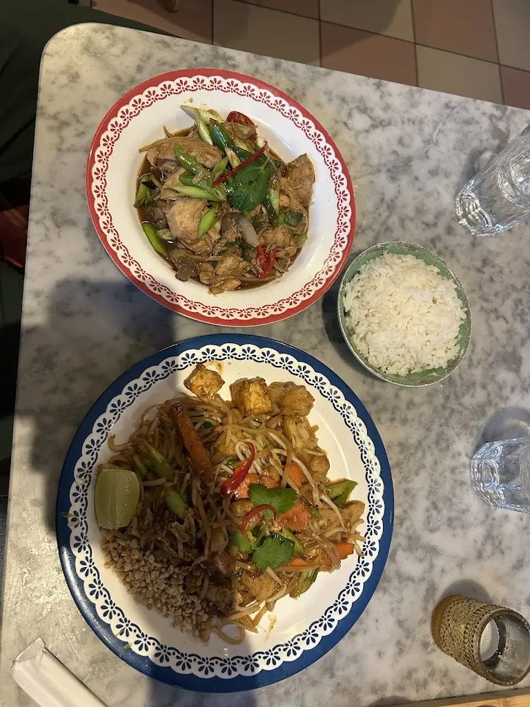 Dennis Gavrilenko_Rosa's Thai Hyde Park_Bayswater_review