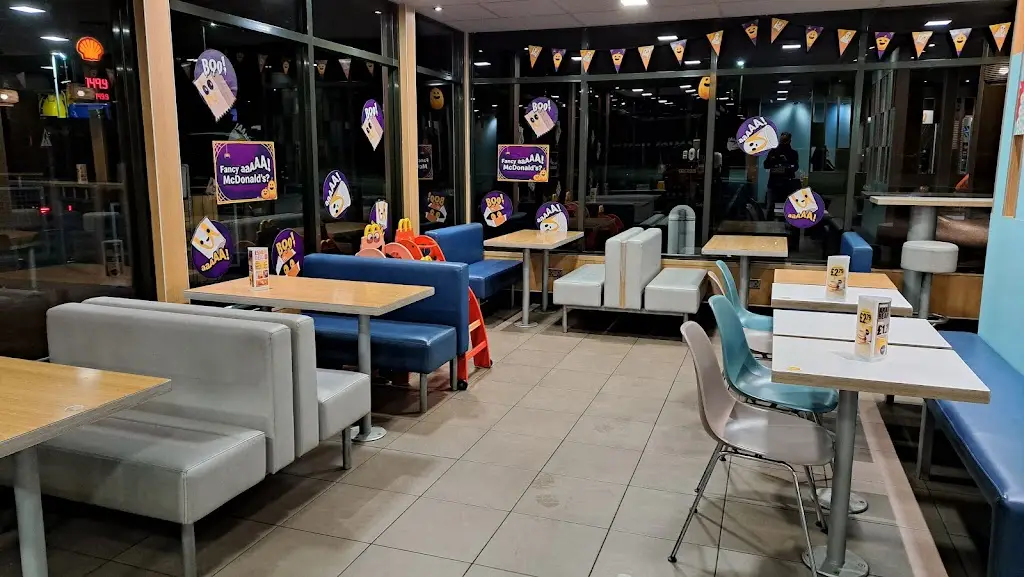 Hugh Roberts_McDonald's_Saint Columb Major_review