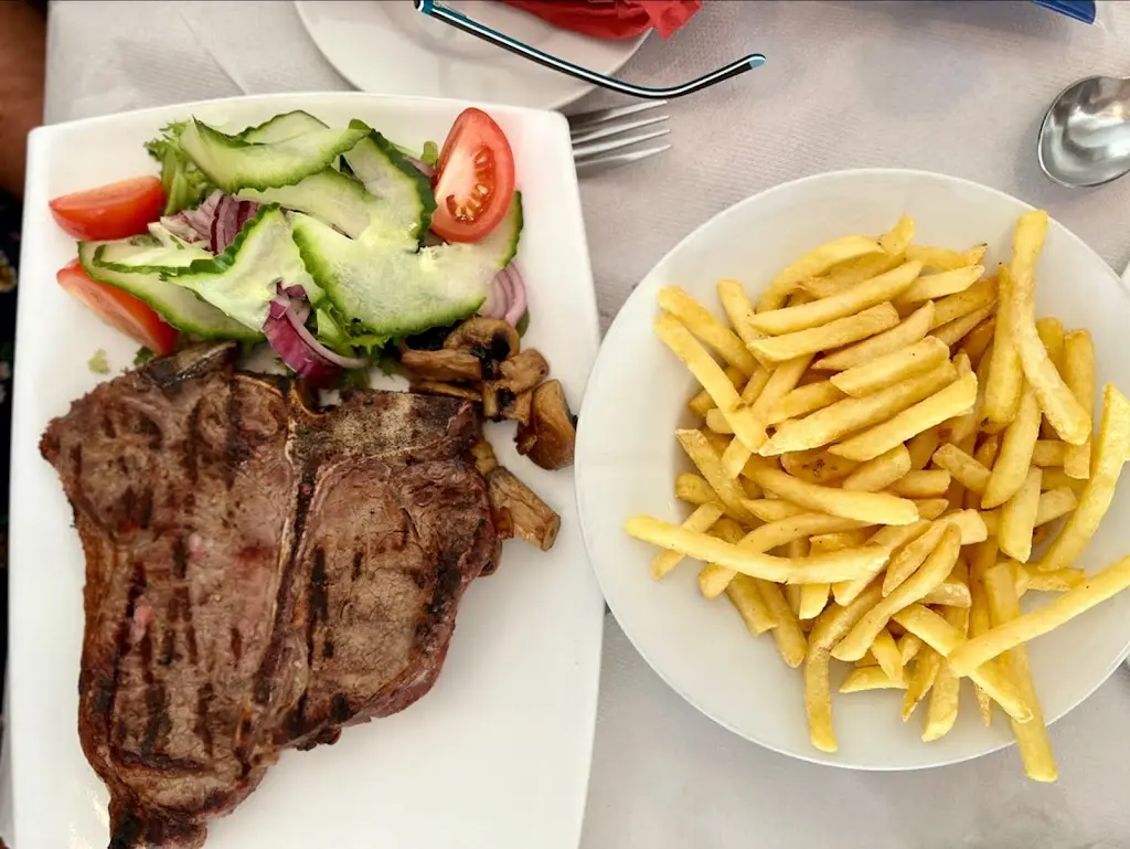 Ginos Ristorante_Ruddington_slider_image_2