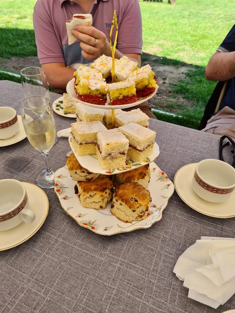 Almondsbury Creative_Almondsbury_slider_image_2