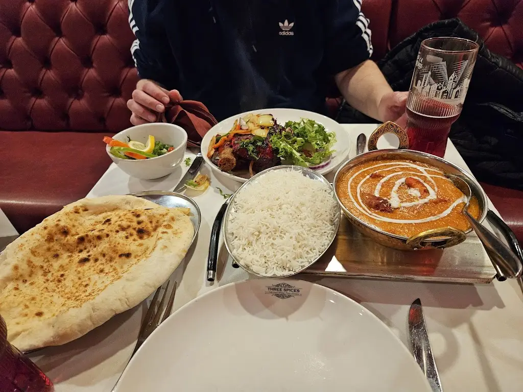 Samantha Waumsley_Three Spices_Ruddington_recensione