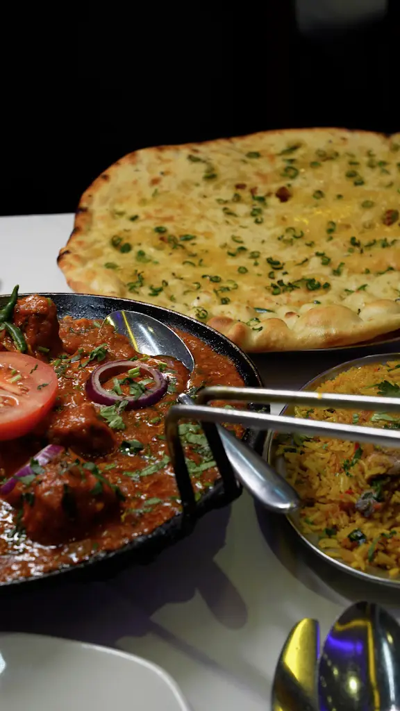 Dhaka Delhi Restaurant_Ruddington_slider_image_3