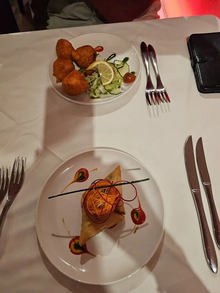 Nicola Richardson_Three Crowns_Ruddington_review