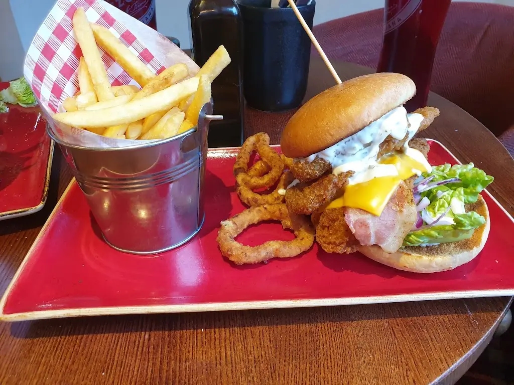 Fez Lawrence_The Wolds, Nottingham - Hungry Horse_Ruddington_review