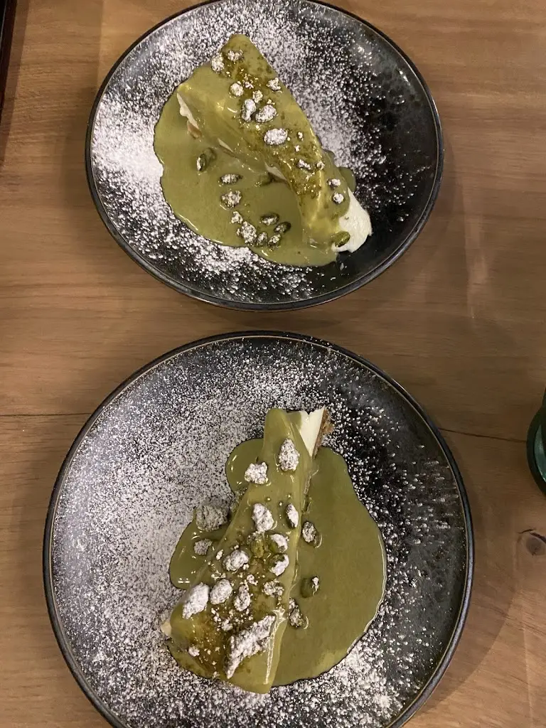 Katie Louise Armstrong_La Storia_Ruddington_review