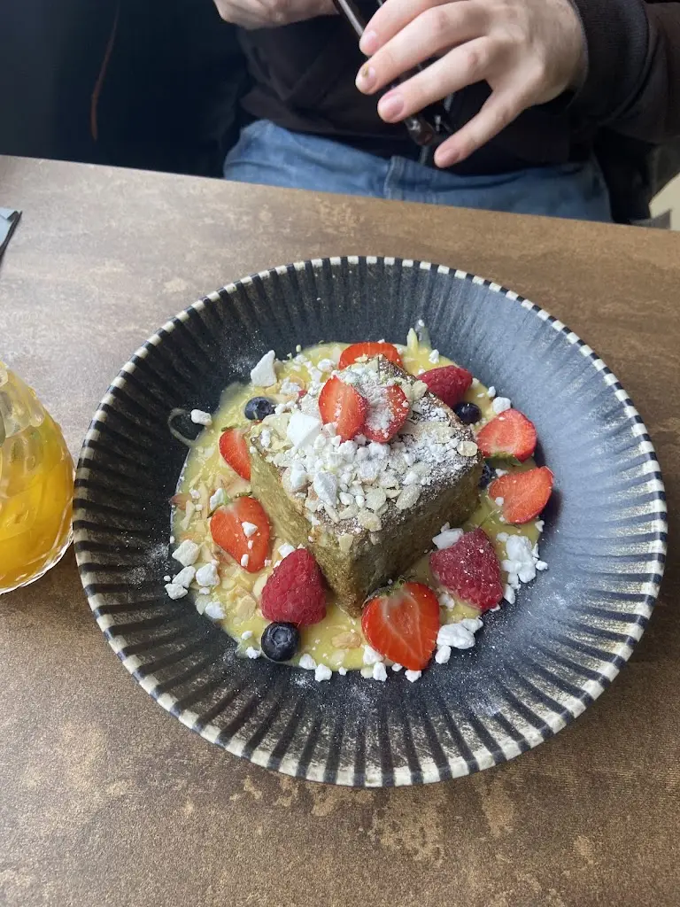 Demi Oshin_Hemisphere WB_Ruddington_recensione