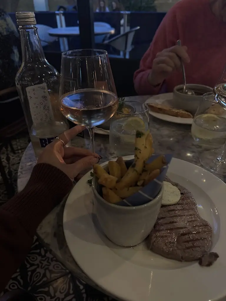 Lila Selim_Côte Basingstoke_Basingstoke_recensione