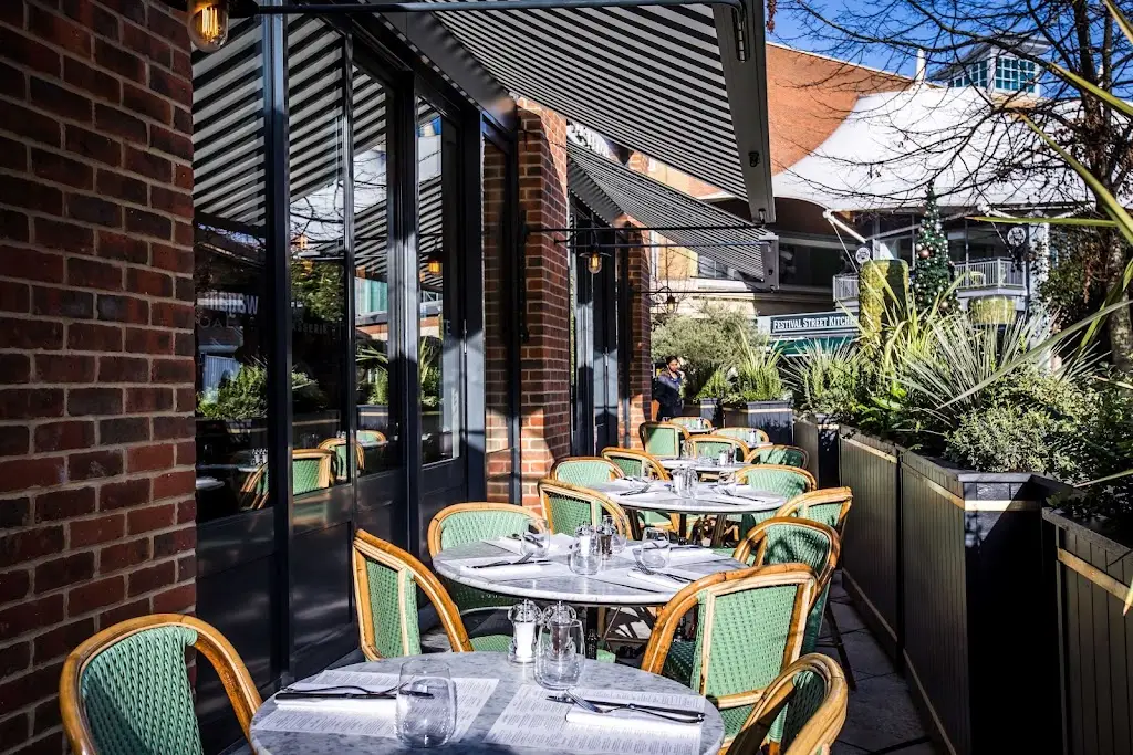 Côte Basingstoke_Basingstoke_slider_image_1