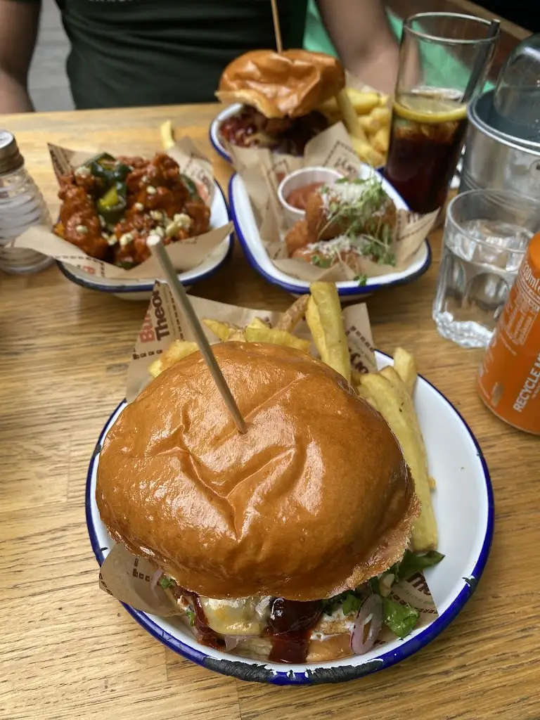 Lauren_Burger Theory St Stephens Street_Saint Stephen_review