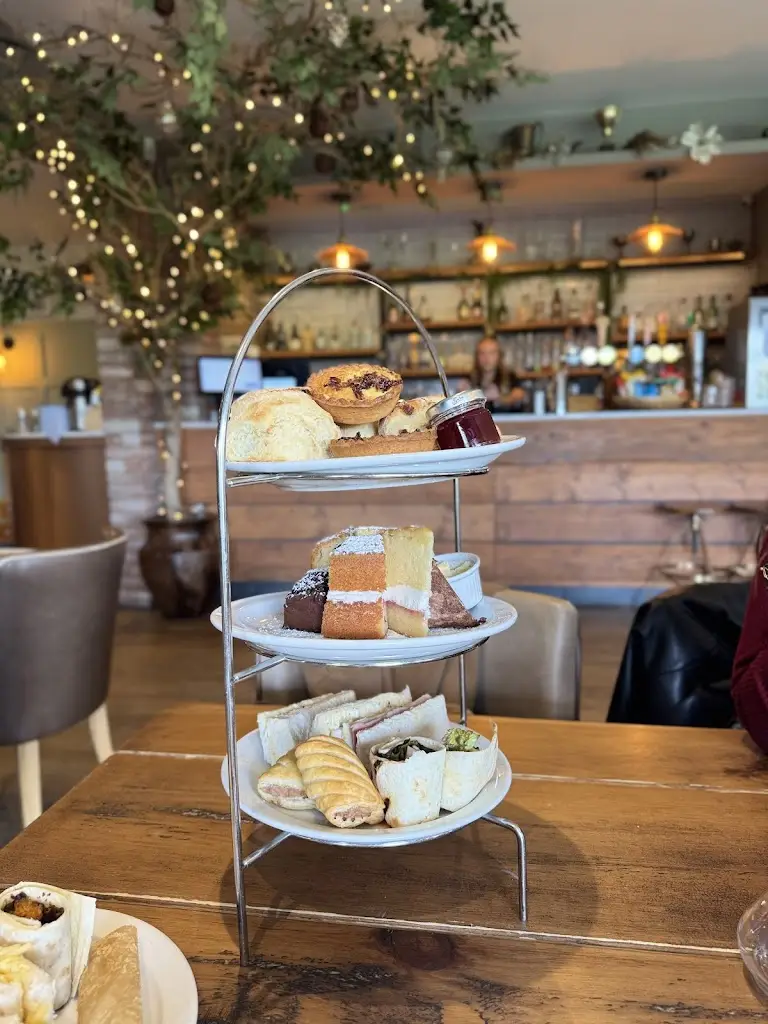 Ashley_The Lewisham Bar & Restaurant_Sandwell_review