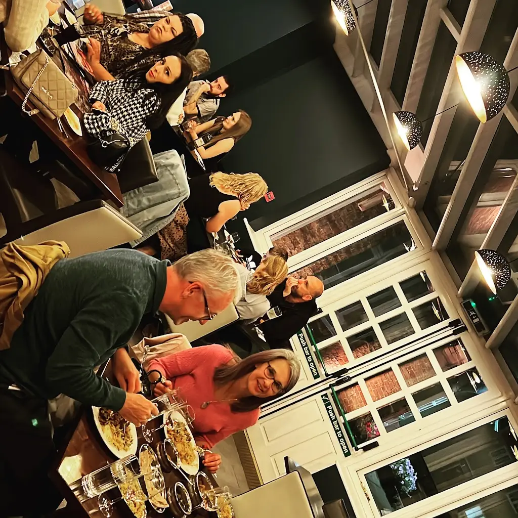 Ivory Lounge Sandy_Sandy_slider_image_1