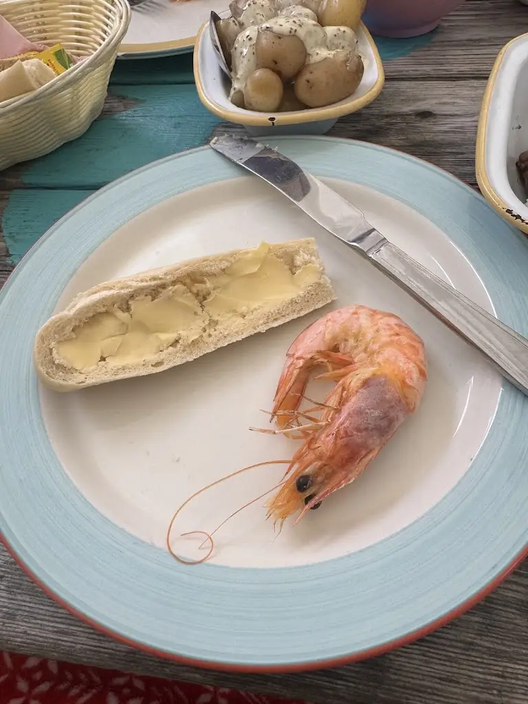 A Nonimous_The Winking Prawn_Salcombe_review