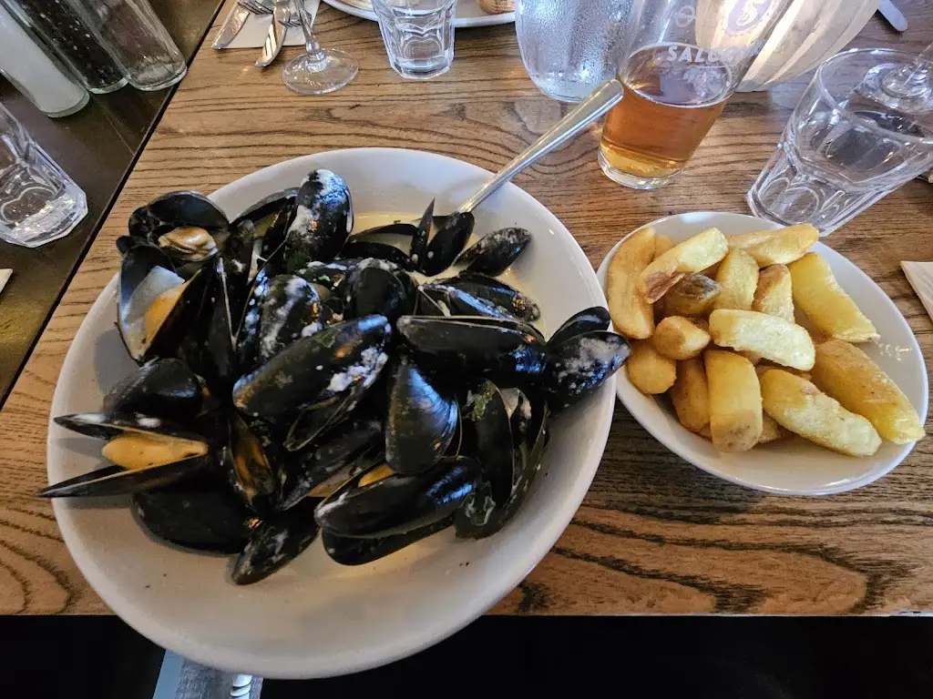 Boatswains at The Kings Arms_Salcombe_slider_image_2
