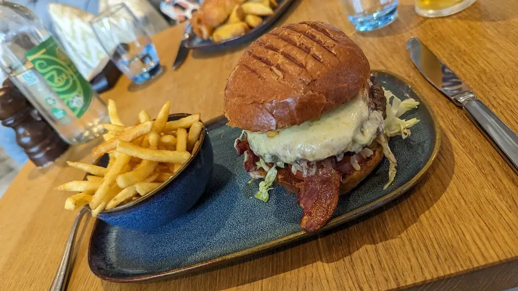 Simon & Helen Thomas_The Jetty_Salcombe_review