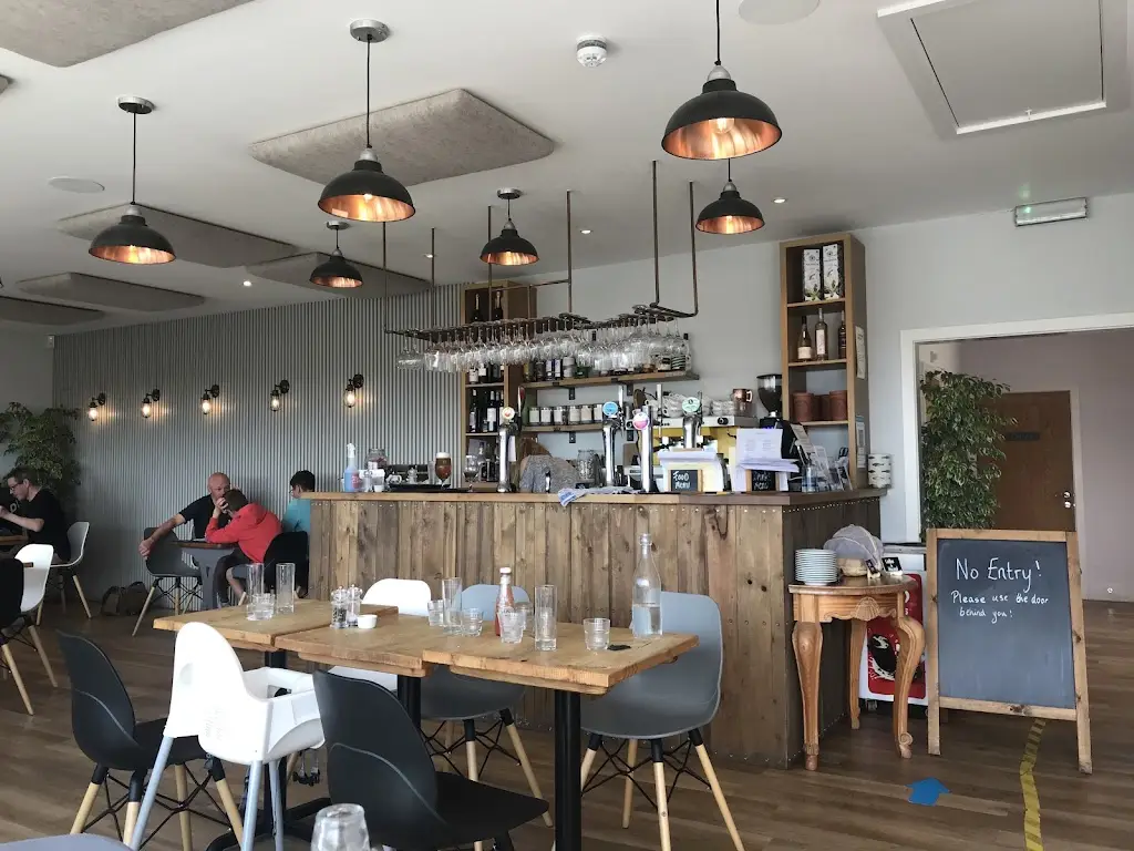 Thirty Three By The Sea_Salcombe_slider_image_1