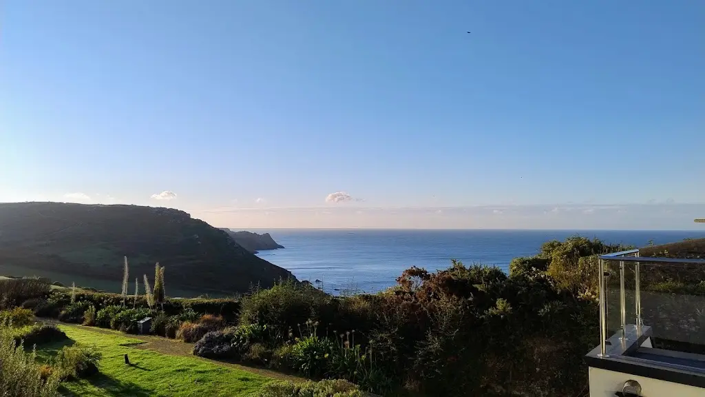 Aki K_Gara Rock_Salcombe_review