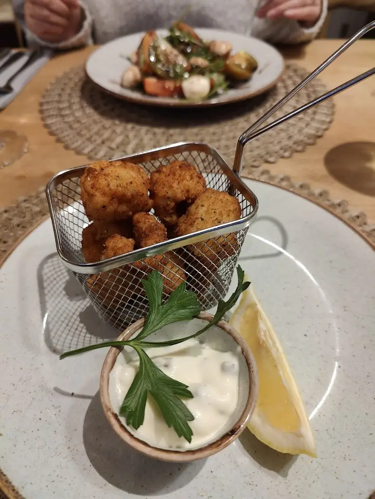 Christopher Maximus Li_Fini’s. The Restaurant at Willowbeck Lodge_Scotby_review