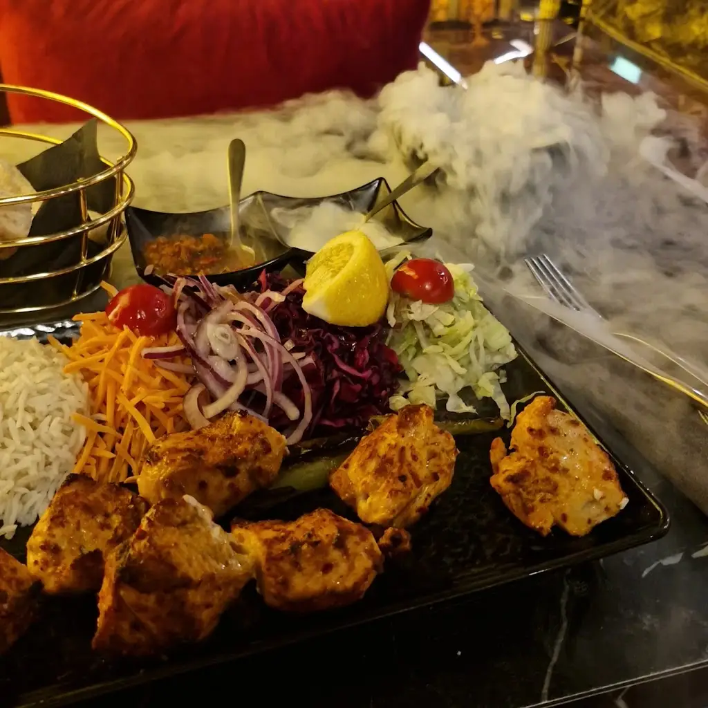 My Wedding Entrance_Reis Grill & Bar_Ruislip_reseña