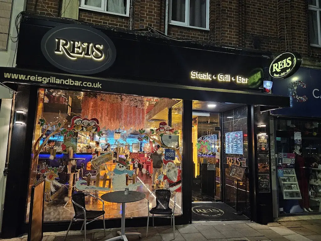 Reis Grill & Bar restaurant à Ruislip
