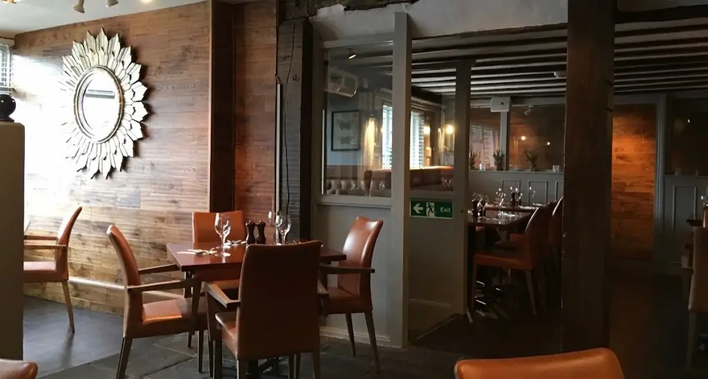 Zaza_Ruislip_slider_image_1