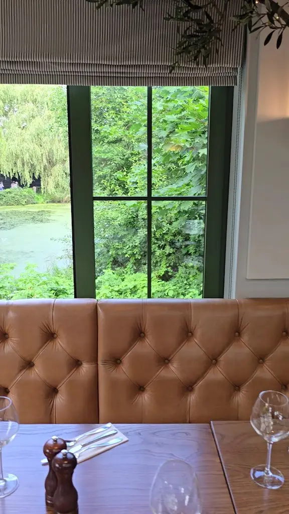 Zaza_Ruislip_slider_image_2