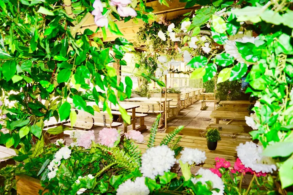 Arens Bar & Grill at The Six Bells_Ruislip_slider_image_3