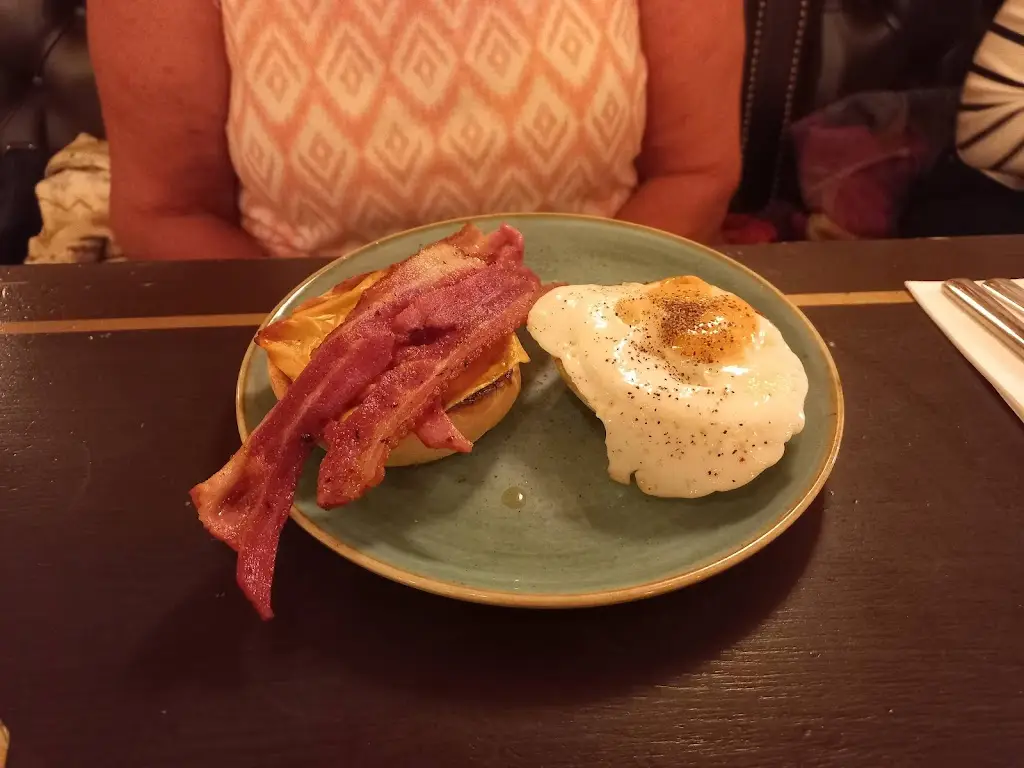 Chris Mills_Granero Lounge_Ruislip_review