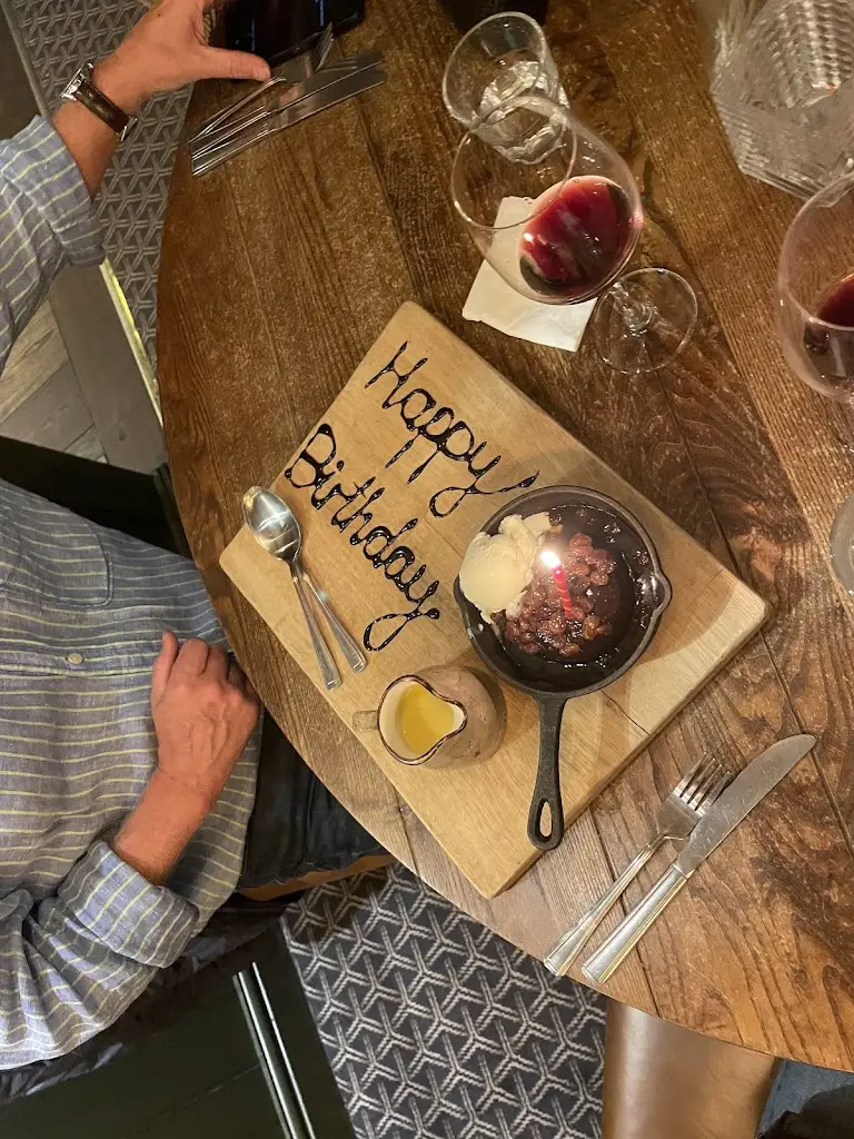 Jodie Poulter_Hatch_Basingstoke_review