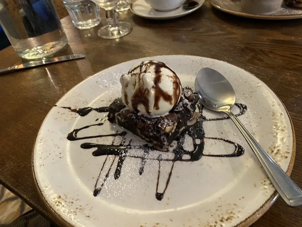 Peter Meade_Hatch_Basingstoke_review