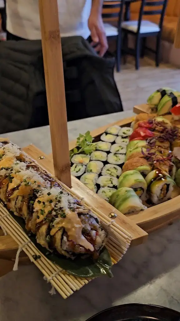 Sushi Futomaki_Ruislip_slider_image_2