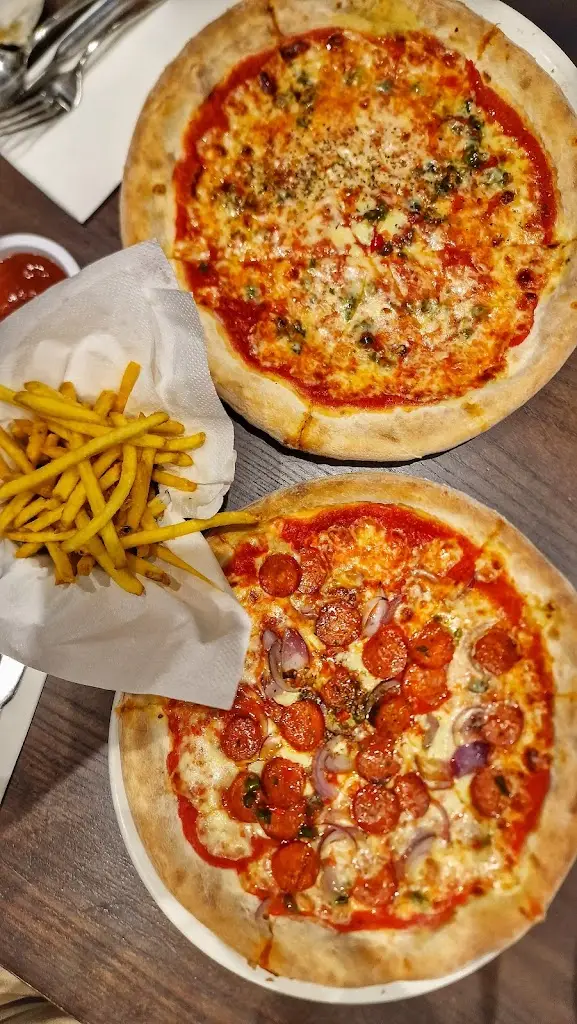 Kam_Metro Italia_Ruislip_review