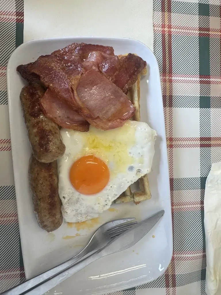 Beth Degaute-Michael_Kate's Waffle Cabin_Ruislip_review