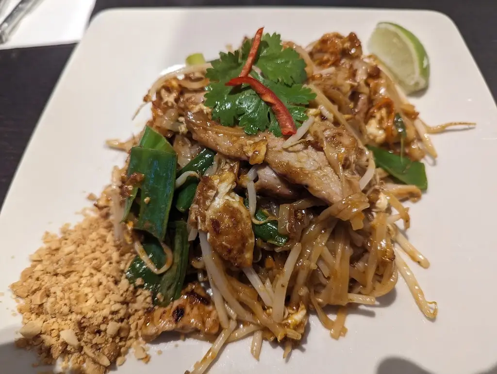 Kin Dee_Ruislip_slider_image_3