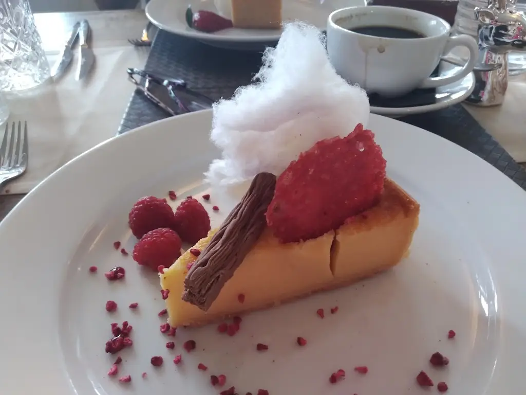 Michele Kaletsch_The Orange Tree_Sawbridgeworth_review