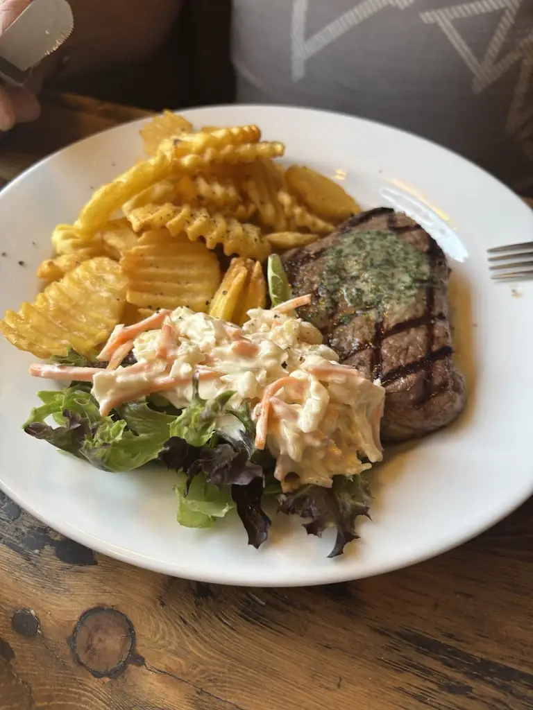 Tina Theobald_The Rendham White Horse_Saxmundham_review