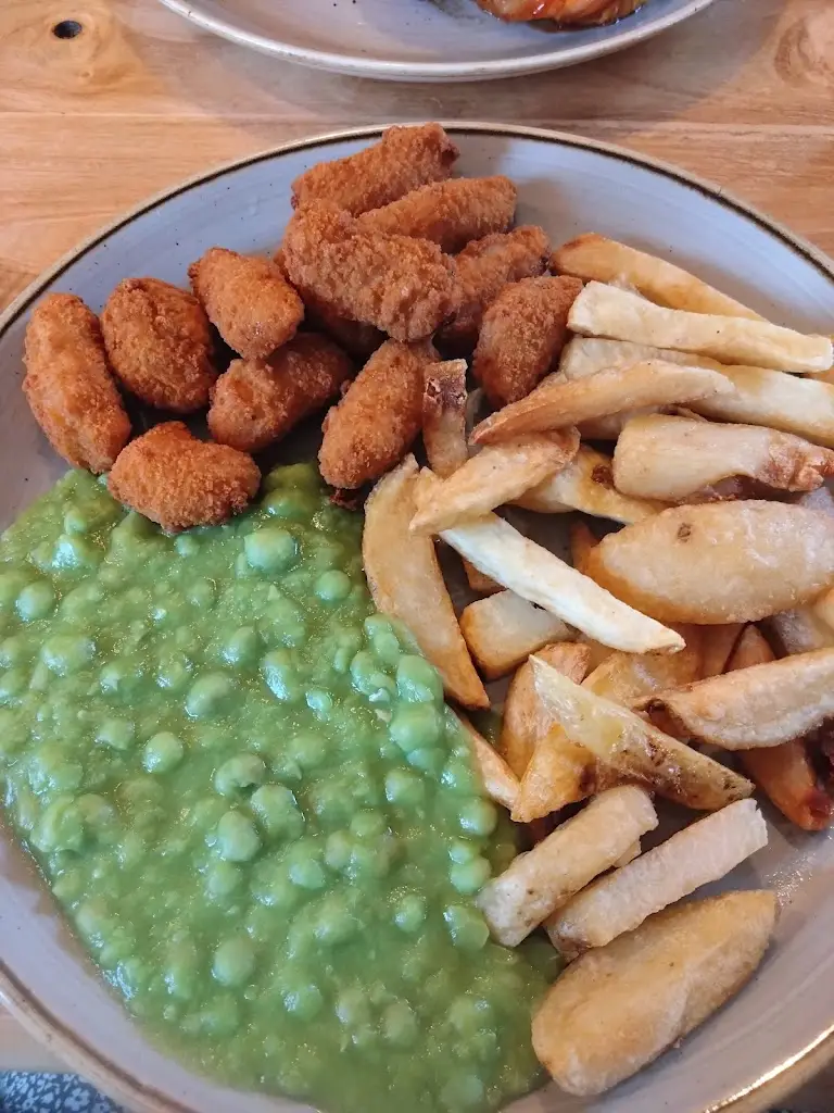 Niki Richards_Black Horse Inn_Scotter_review