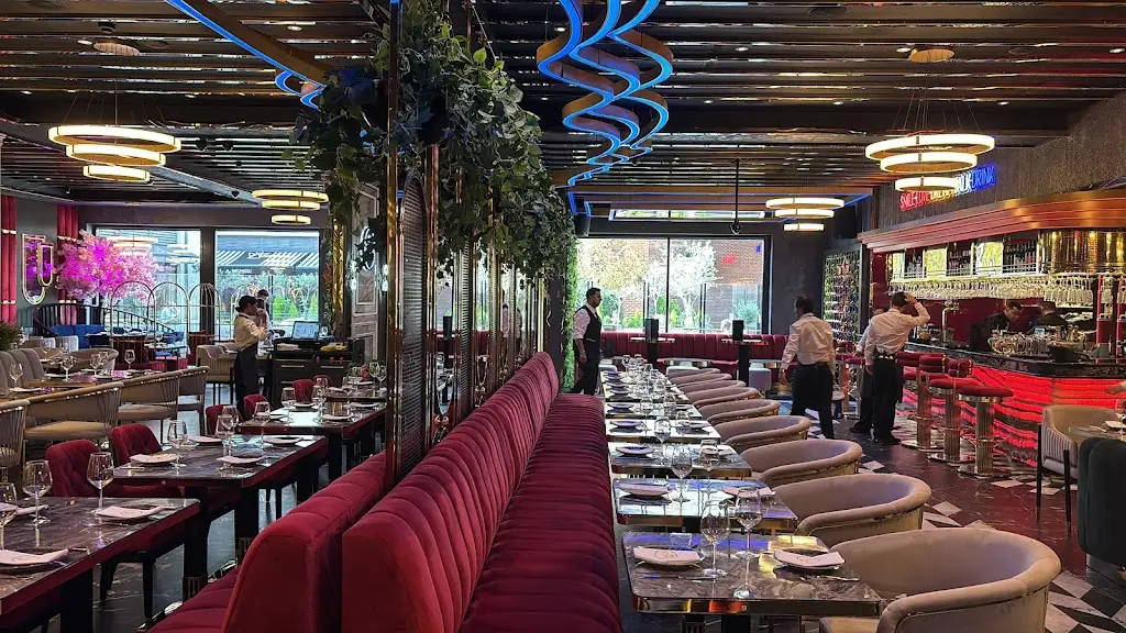 EYNA Basildon_Basildon_slider_image_3