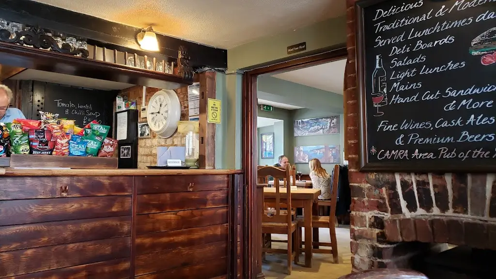 Lior Medina_The Old English Gentleman_Saffron Walden_review