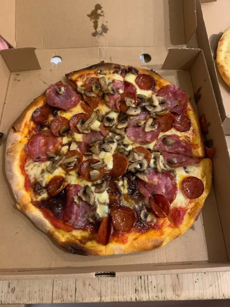 Menu_BELLA PIZZA AND GOURMET BURGER_Saffron Walden_image_2