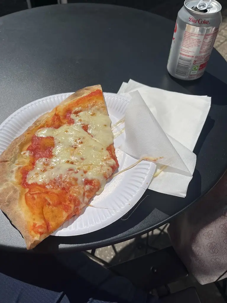 BELLA PIZZA AND GOURMET BURGER_Saffron Walden_slider_image_3