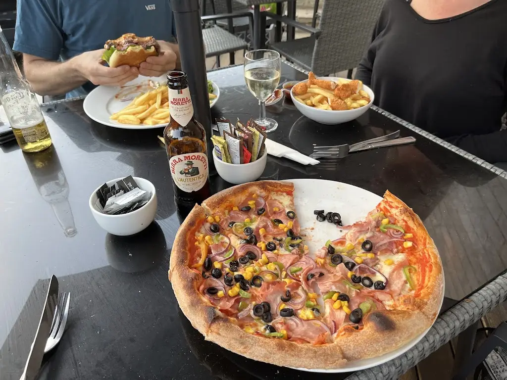 James de Vries_Fill's Café_Saffron Walden_review